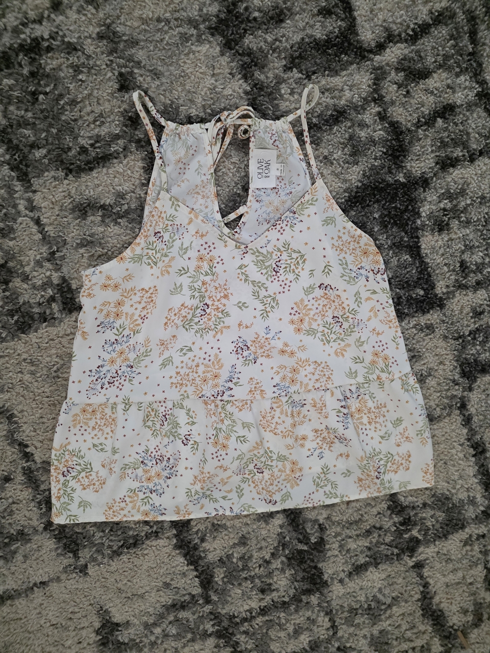 Olive & Oak White Floral Ruffled Hem Camisole